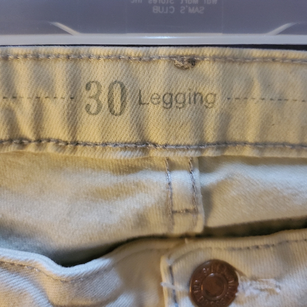 Levi's Jeans - Picture 5 of 6